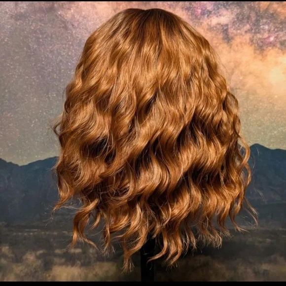 Auburn short wavy wig with bangs 14 inch - Picture 3 of 9